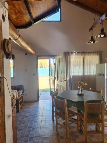 Fasiliteter, Un lugar en Benegas in Pedro Vargas