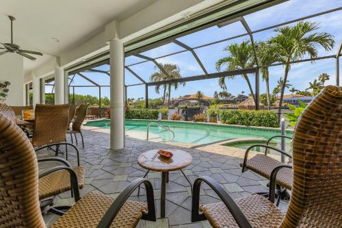 Island House SW Cape - waterfront private home locally owned & managed, fair & honest pricing thumb 4