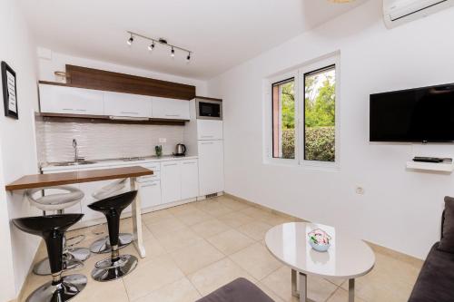 Paunovic Apartments 4