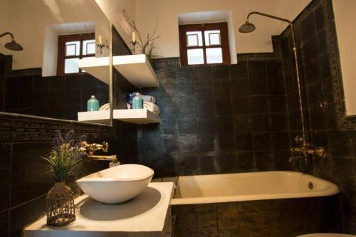 Departamento 4 PB con garaje en barrio tranquilo- SE GARANTIZA LA RESERVA SOLO CON DEPOSITO INICIAL in Barrio Alto Padilla