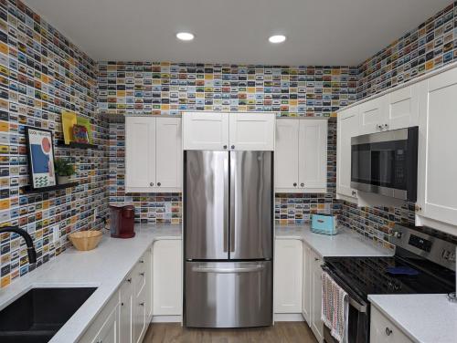 Restaurant, Groovy Retro Music Lovers Mid-Mod Experience! - Downtown Prime in Saint Peter (MN)