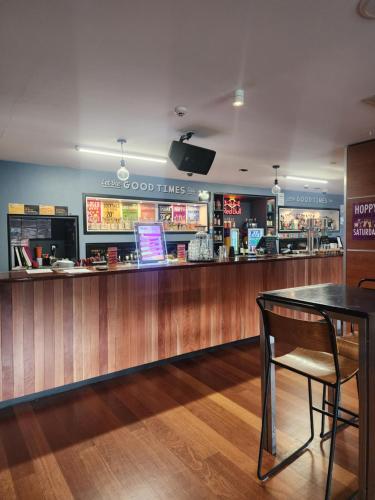 Bar, Based by the Lake in Taupo