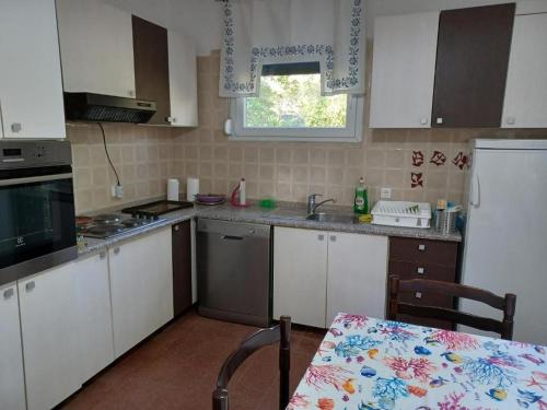 Three-Bedroom Apartment with Terrace and Sea View image 6