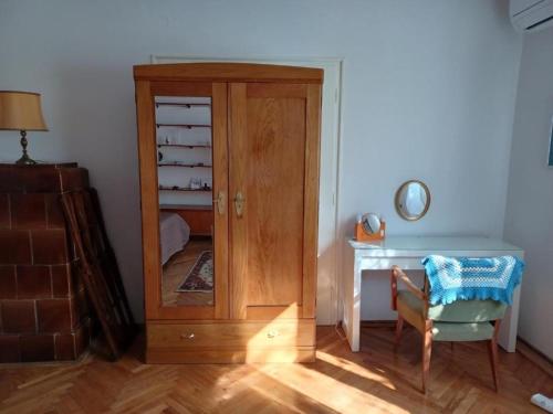 Three-Bedroom Apartment with Terrace and Sea View image 10