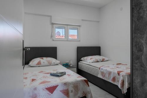 Two-Bedroom Apartment with Terrace image 10