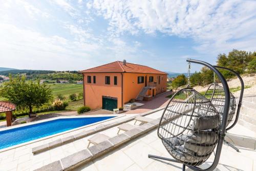 Viesnīcas āriene, Family-friendly apartments with swimming pool Otok, Zagora - 23216 in Otok