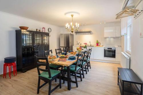 virtuve, Family-friendly apartments with swimming pool Otok, Zagora - 23216 in Otok