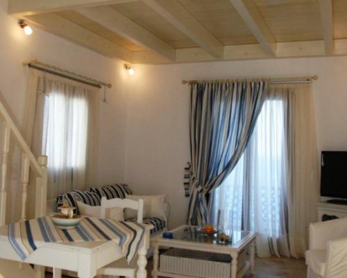 บริการและสิ่งอำนวยความสะดวก, Caldera Studios near สนามบินภายในประเทศเกาะแอสทิพาลายา