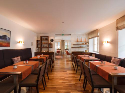 Restaurant, Quality Hosts Arlberg - Hotel Goldenes Kreuz B&B in Sankt Anton am Arlberg