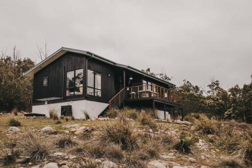 Black Wattle Coastal Retreat in St Marys
