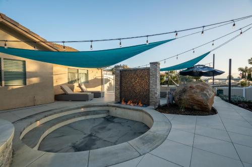 Modern Paradise of East County-4BR-Jacuzzi