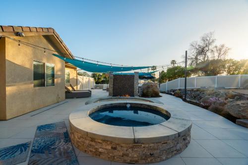 Modern Paradise of East County-4BR-Jacuzzi