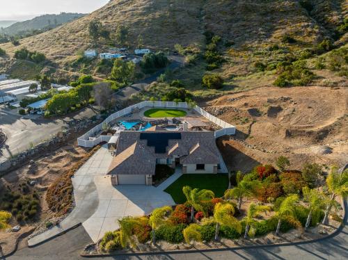 Modern Paradise of East County-4BR-Jacuzzi in El Cajon, USA