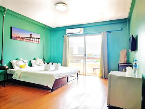 Elegant Lanna Guesthouse Room Type - Queen Room with Balcony