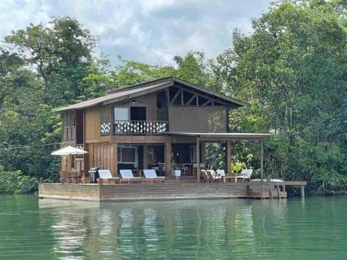 RD001 Linda Casa en Rio Dulce in Rio Dulce