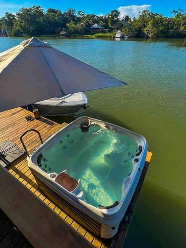 Hot tub, RD001 Linda Casa en Rio Dulce in Rio Dulce
