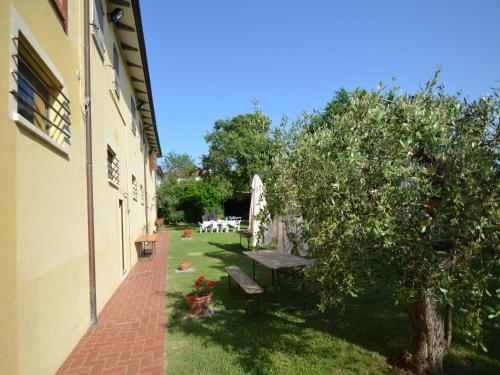 Lovely Holiday Home in Monte Colombo on Farm