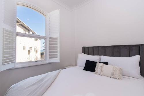 Largs Oasis, Beach and Jetty views - Free wine