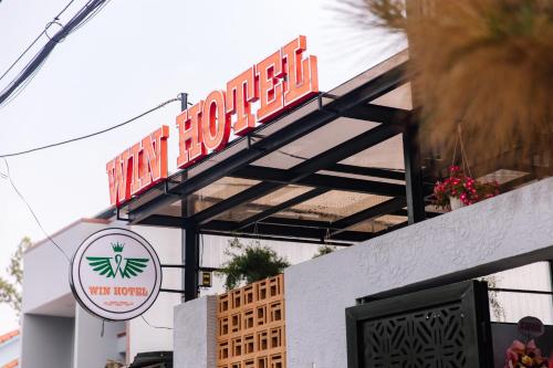 Win Hotel near Imperial Tomb of Dong Khanh