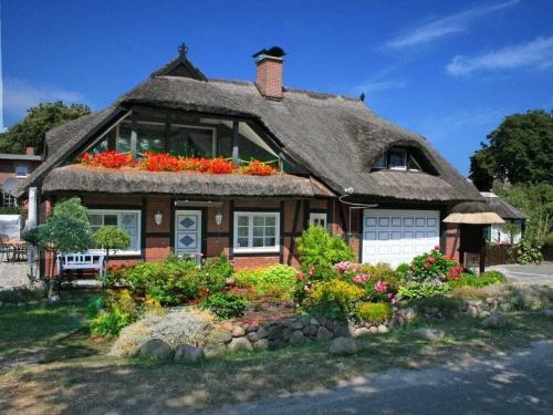 Frauke Comfortable holiday residence in Middelhagen, Deutschland