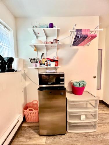 Private Room with Shared Bathroom on the 1st Floor 10 Minutes Walk to University of Washington