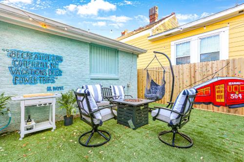 Mardi Gras Patio 2BR 8mins to Canal St thumb 2