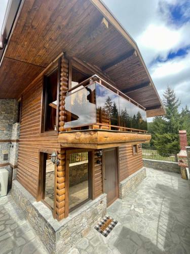 2 bedrooms, 3 beds