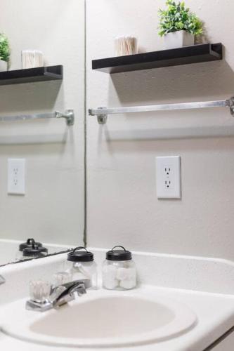 5 min to Downtown 2bed 2Bath 5 star Location in Austin, USA