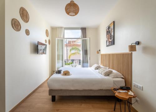 2 twin beds