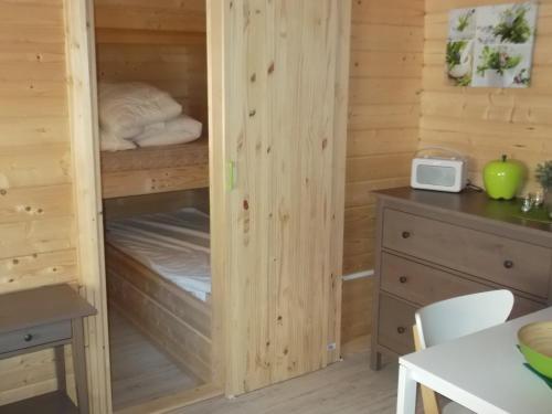 2 bedrooms, 3 beds