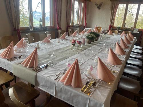 레스토랑, Berggasthaus Matu in 트리에센버그