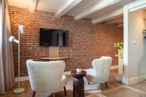 Storehouse Studios Room Type - Deluxe Double Room
