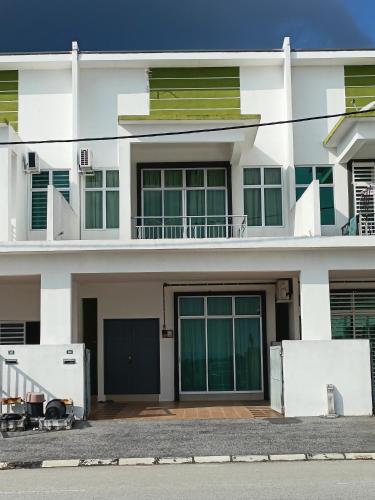 Homestay Seri Iskandar By Ummi
