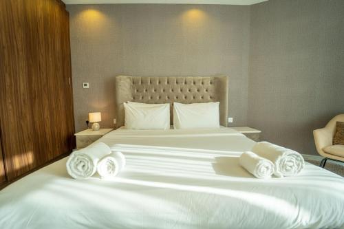 AWS Holiday Homes - Luxurious 2BR in Business Bay, Dubai (photo 11)