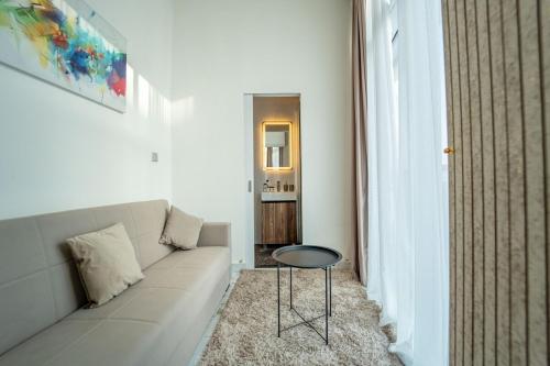 AWS Holiday Homes - Luxurious 2BR in Business Bay, Dubai (photo 9)