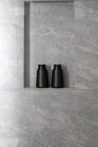 One-Bedroom Apartment image 1