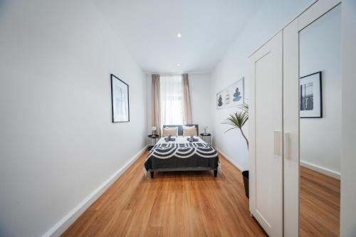 Nice Central City Room – Vienna, NY