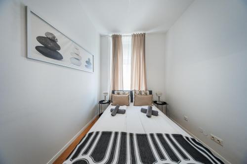 Nice Central City Room – Vienna, NY