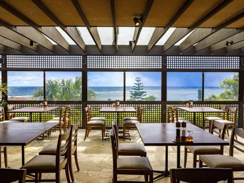 Restaurant, Shigira Bayside Suite Allamanda in Miyakojima