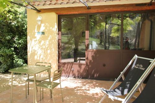 Le Clos Saint-Michel & Spa Room Type - One-Bedroom Lodge