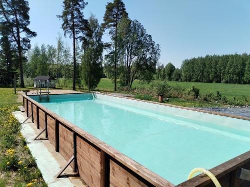 泳池, Kalliomajat in 卡爾利奧奇拉