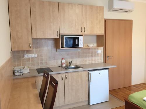 keittiö, Mara Apartman in Sárvár