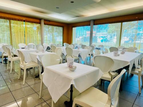 Art & Hotel Treviolo - image 5