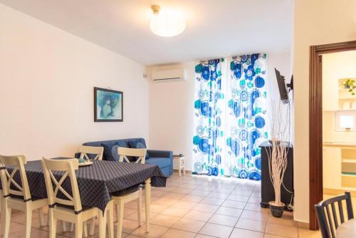 Blu Sun Apartment in Complesso Riva del Sole in 焦維納佐