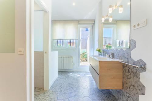 Apartment with Terrace image 10