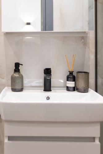 Downtown Stylish Apartment 4