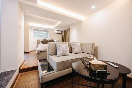 Minimalism Grey Apartment at Hanoi Old Quarter