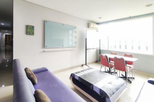 Lobby, RedDoorz Plus Near ICE BSD Minerva in Pagedangan