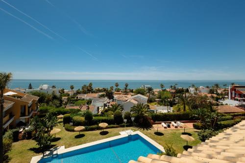 Modern beachside Penthouse with amazing sea views - main image