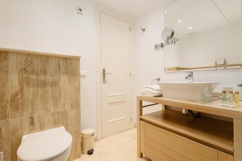 Apartment image 8